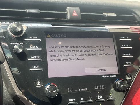 Used 2019 Toyota Camry XSE FWD image 11
