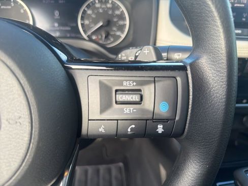 Certified 2022 Nissan Rogue SV image 32