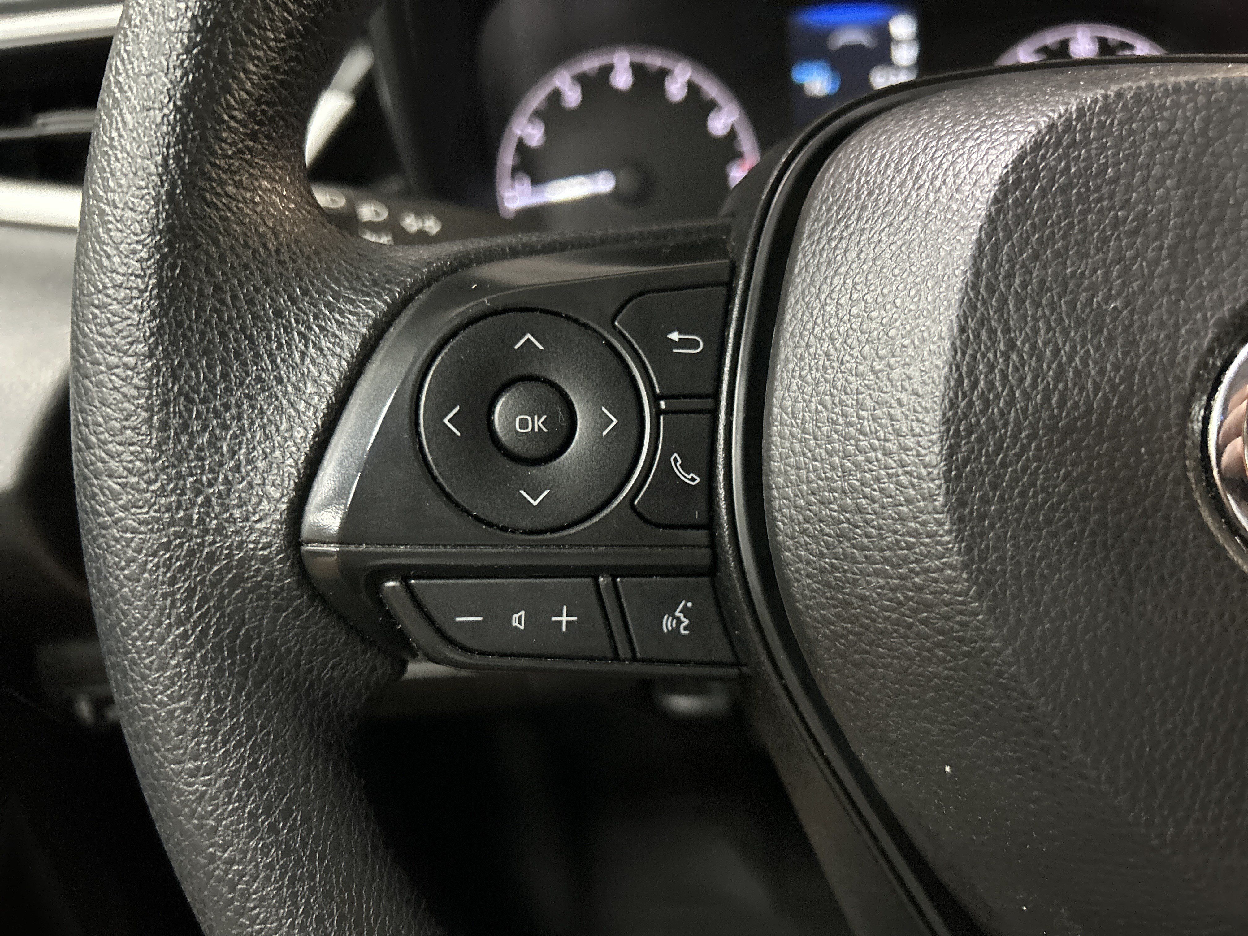 Used 2025 Toyota Corolla LE FWD image 19
