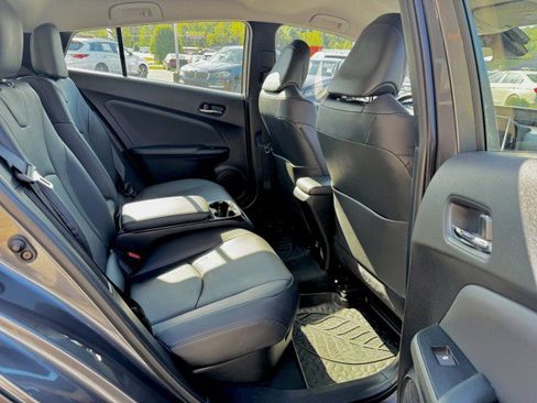 Used 2018 Toyota Prius Prime Premium image 16