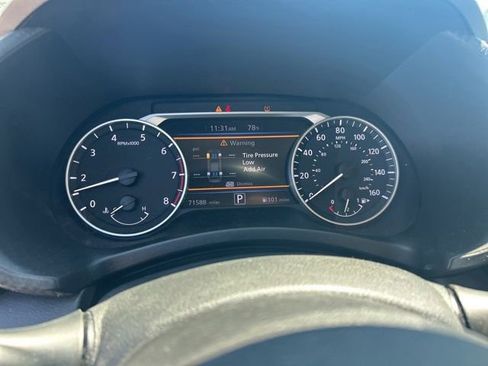 Used 2022 Nissan Sentra SR w/ Lighting Package FWD image 24