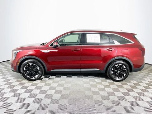 Used 2025 Kia Sorento S FWD image 5