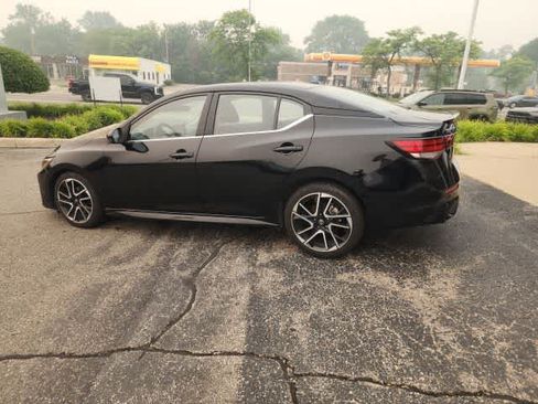 Used 2025 Nissan Sentra SR FWD image 21