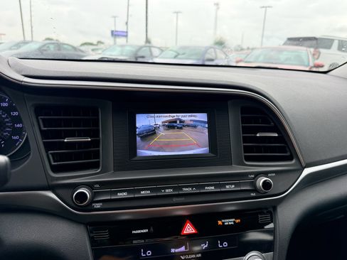 Used 2020 Hyundai Elantra SE w/ Cargo Package (C1) FWD image 13