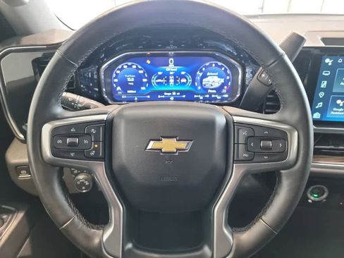 Used 2023 Chevrolet Silverado 1500 LT image 12