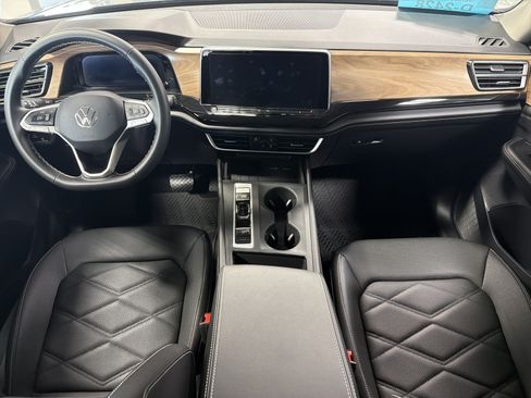 Used 2025 Volkswagen Atlas SE AWD/4WD image 10