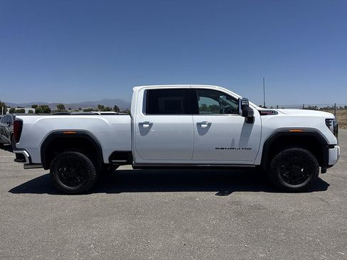 New 2026 GMC Sierra 2500 Denali w/ Denali Reserve Package AWD/4WD image 3