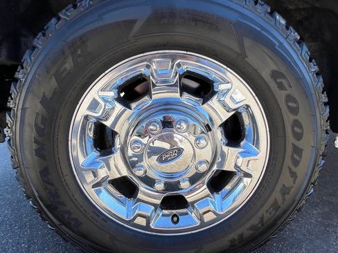 Used 2016 Ford F250 Lariat w/ Chrome Package image 13