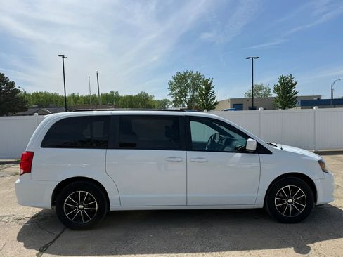 Used 2018 Dodge Grand Caravan SXT w/ Driver Convenience Group FWD image 16
