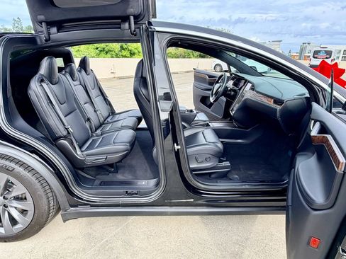 Used 2018 Tesla Model X 75D AWD/4WD image 36