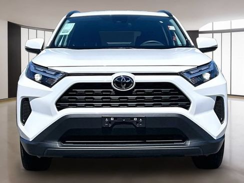 Used 2025 Toyota RAV4 XLE FWD image 2