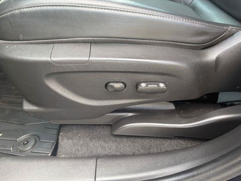 Used 2022 Buick Encore Preferred AWD/4WD image 24