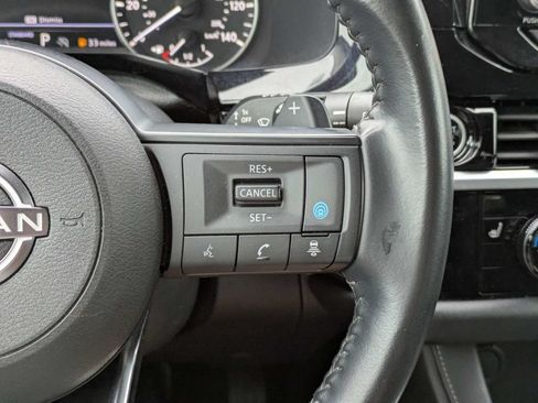 Used 2024 Nissan Pathfinder SV FWD image 27