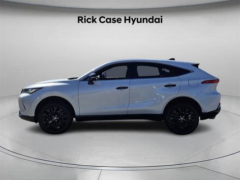 Used 2024 Toyota Venza Nightshade image 3