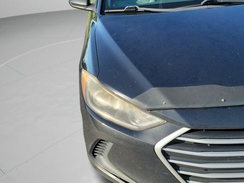 Used 2017 Hyundai Elantra SE FWD image 14
