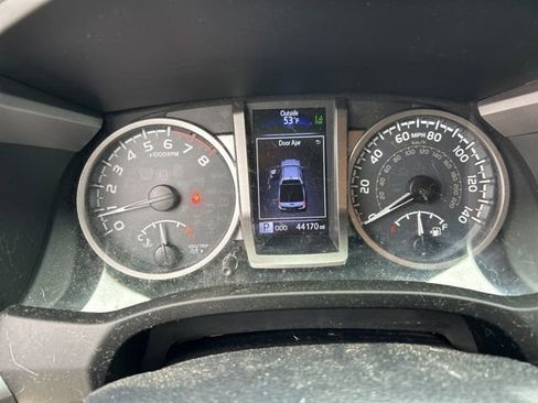 Used 2019 Toyota Tacoma Limited image 13