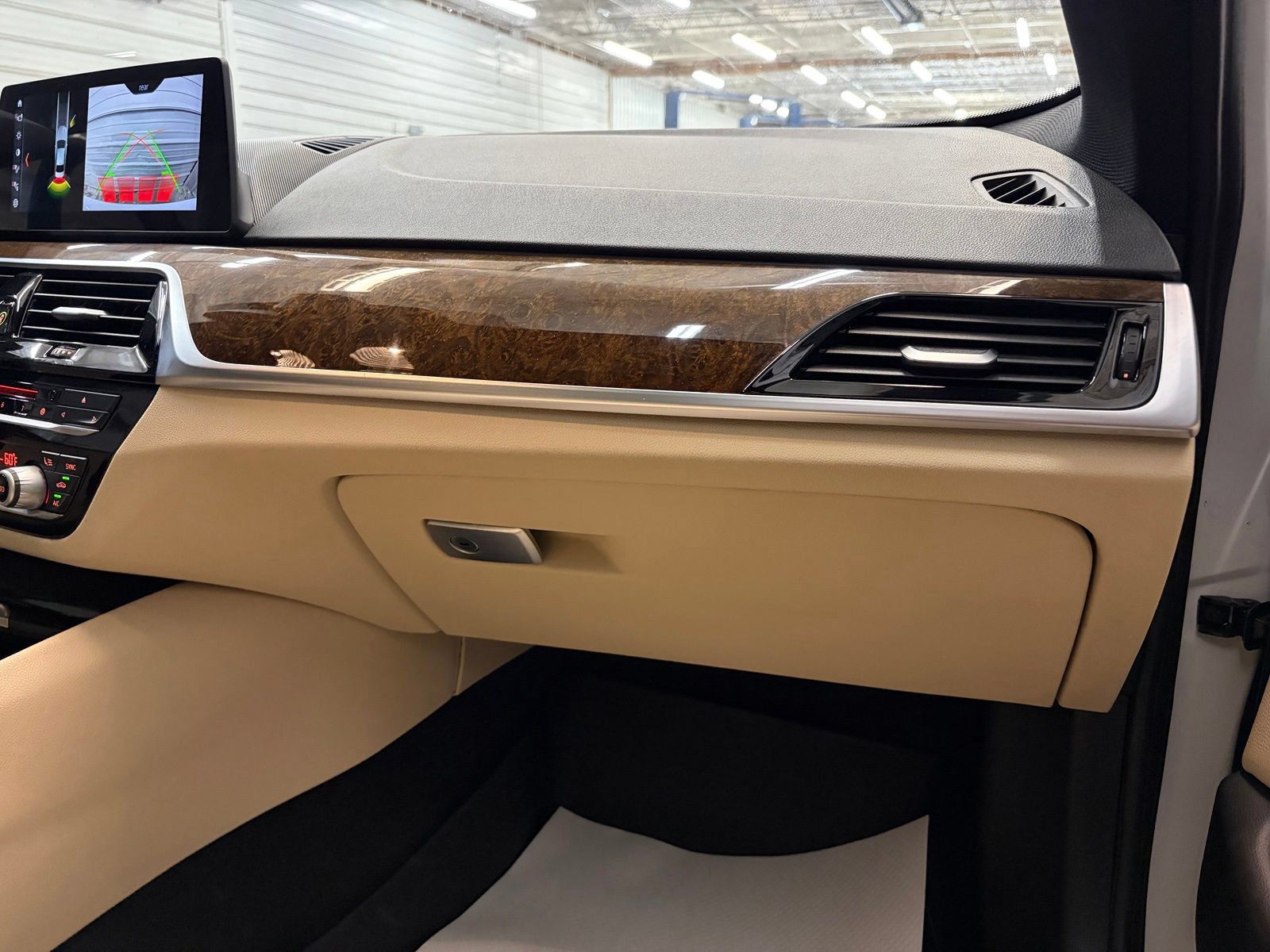 Used 2018 BMW 530i xDrive AWD/4WD image 29