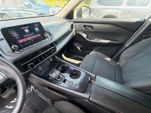 Used 2024 Nissan Rogue S FWD image 25