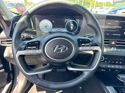 Used 2023 Hyundai Elantra SEL w/ Convenience Package FWD image 18