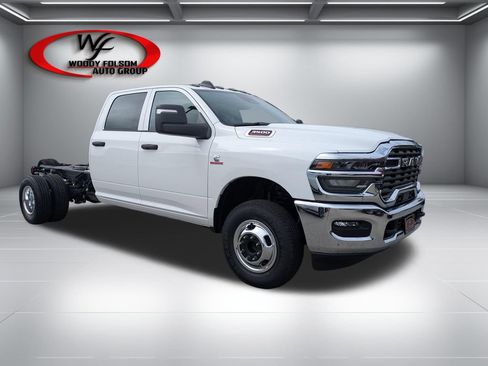 New 2026 RAM 3500 Tradesman w/ Chrome Appearance Group A AWD/4WD image 2