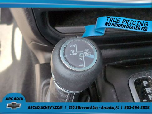 Used 2024 Jeep Wrangler Unlimited Sahara w/ Safety Group AWD/4WD image 18