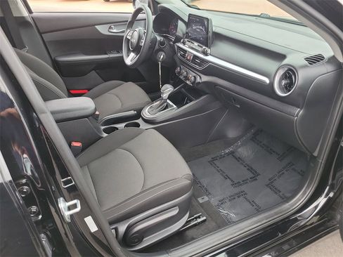 Used 2023 Kia Forte LXS image 16