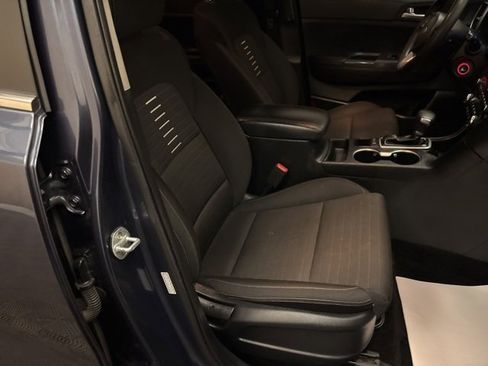 Certified 2020 Kia Sportage LX w/ LX Popular Package image 21