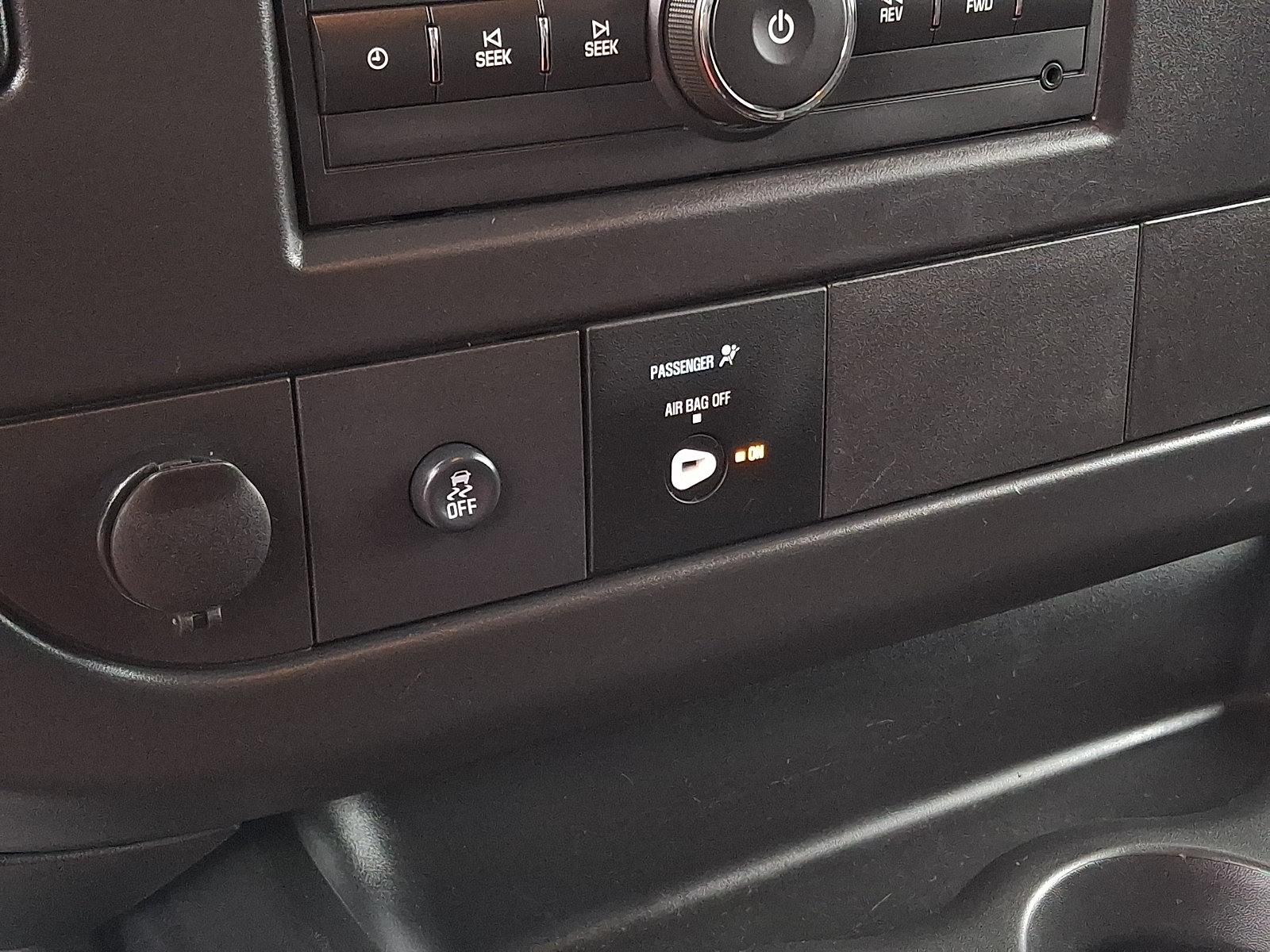 Used 2025 Chevrolet Express 2500 w/ Driver Convenience Package RWD image 10