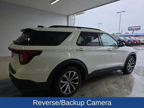 Used 2025 Ford Explorer ST-Line RWD image 4