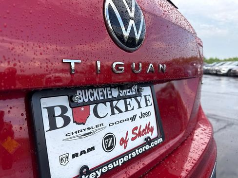 Used 2022 Volkswagen Tiguan SE AWD/4WD image 13