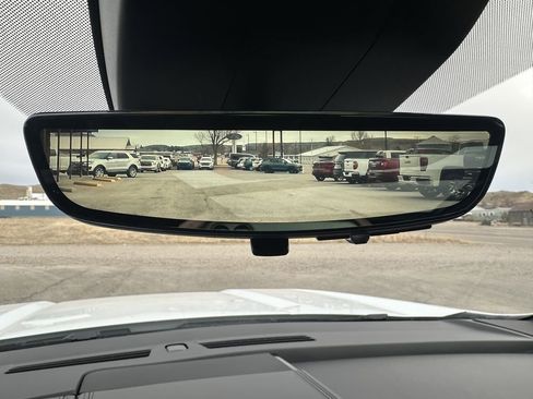 Used 2025 GMC Yukon AT4 w/ AT4 Premium Plus Package image 22