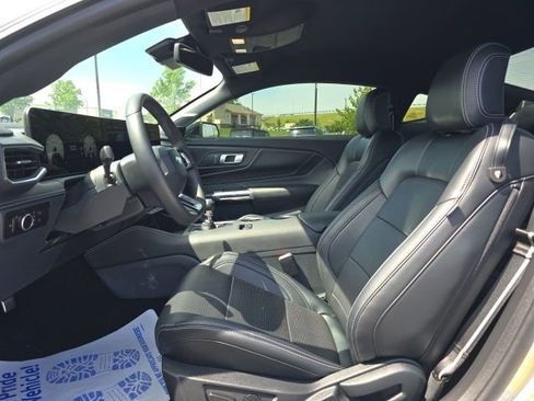 Used 2025 Ford Mustang GT Premium RWD image 11