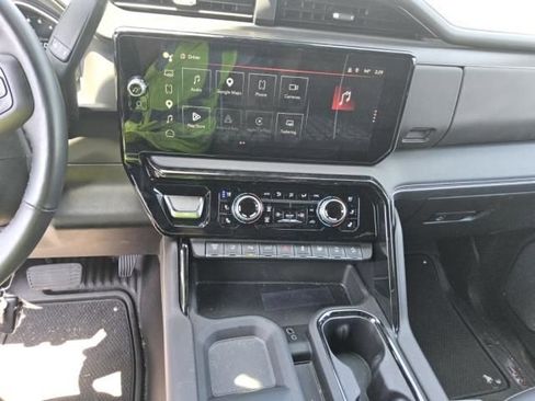 Used 2025 GMC Sierra 2500 AT4X AWD/4WD image 4