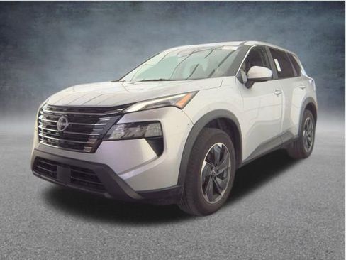 Used 2025 Nissan Rogue SV FWD image 2