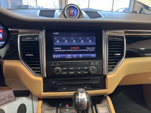 Used 2017 Porsche Macan AWD/4WD image 19