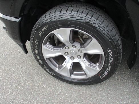 Used 2020 RAM 1500 Laramie AWD/4WD image 9