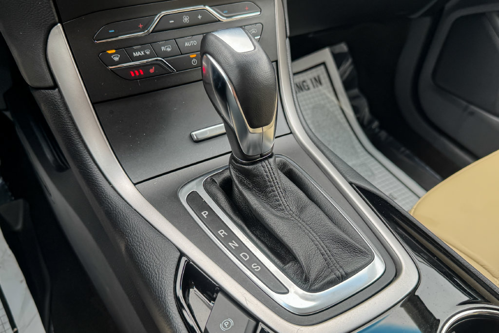 Used 2018 Ford Edge SEL w/ Equipment Group 201A AWD/4WD image 35