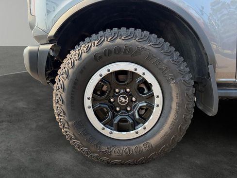 Used 2024 Ford Bronco Black Diamond w/ Sasquatch Package AWD/4WD image 4