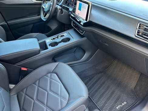 Certified 2026 Volkswagen Atlas Cross Sport SE AWD/4WD image 16