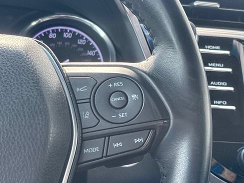 Used 2018 Toyota Camry SE w/ Moonroof Package FWD image 24