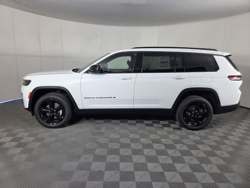 New 2026 Jeep Grand Cherokee L Limited RWD image 8