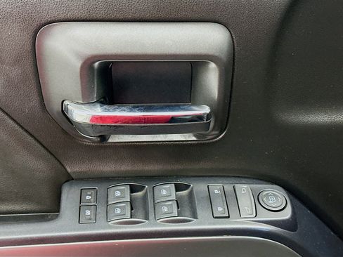 Used 2018 Chevrolet Silverado 1500 LT w/ LT Convenience Package image 15