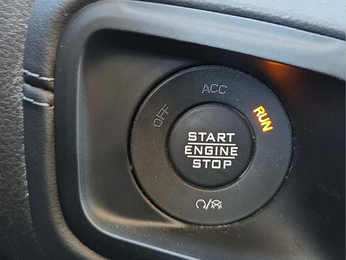 Used 2025 Jeep Wrangler Unlimited Rubicon image 19