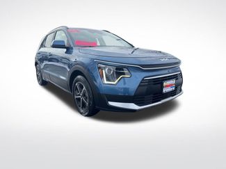 Certified 2024 Kia Niro EX video 3