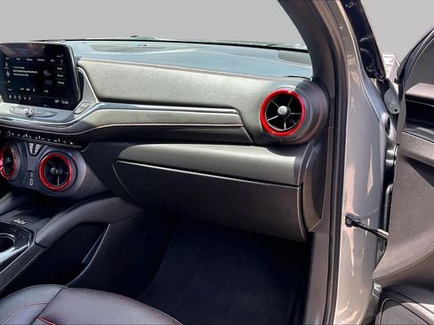 Used 2025 Chevrolet Blazer RS FWD image 19