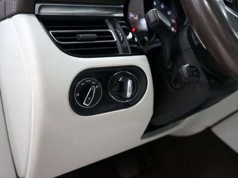 Used 2020 Porsche Macan S image 32