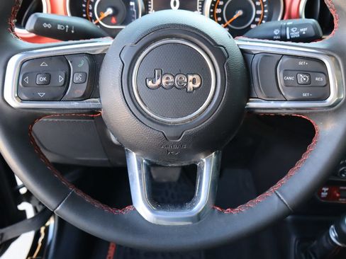 Used 2023 Jeep Gladiator Rubicon w/ Trailer Tow Package AWD/4WD image 10