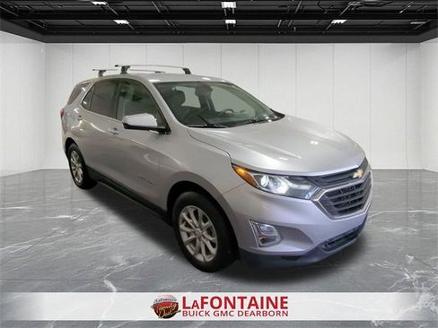 Used 2018 Chevrolet Equinox LT image 2