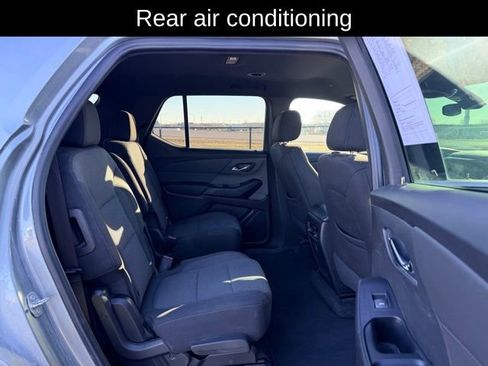 Used 2023 Chevrolet Traverse LT image 10