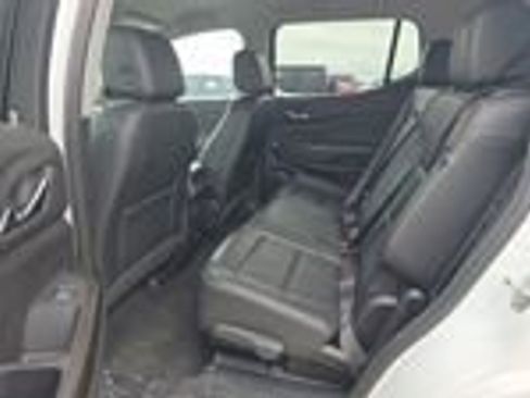 Used 2023 GMC Acadia SLT image 7